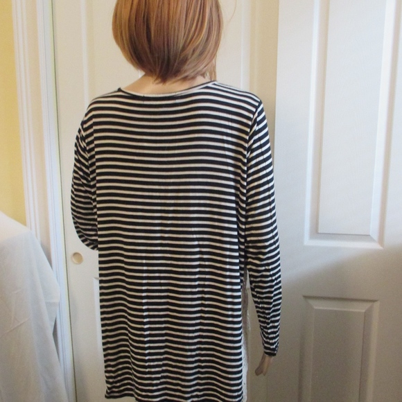 NWT - LOUISE PARIS knit top - sz 2X - MSRP $54.00 - Picture 3 of 3